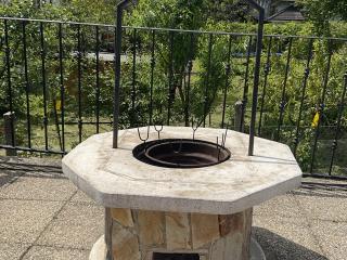 szalonnasütő,bográcsozó